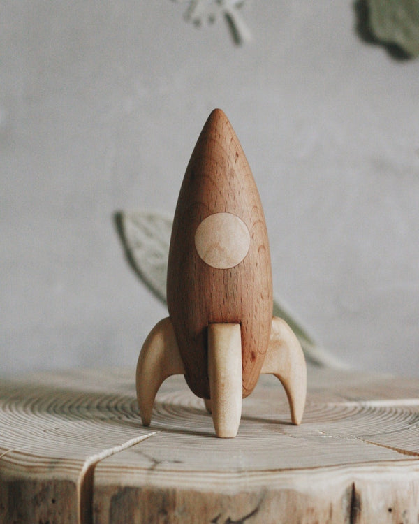 Natural wooden rocket figurine children toy tateplota